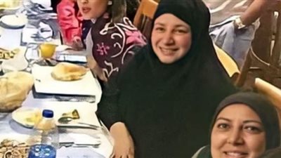 حقيقة صورة إفطار الفنانة عبلة كامل على مائدة رحمن