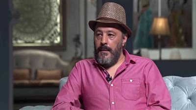 الحلقة الرابعة| أول ظهور لعمرو عبدالجليل في 