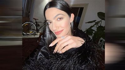 تارا عماد تتخطى الانتقادات وتتألق بمكياج ساحر على غلاف إحدى المجلات