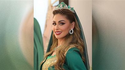 بمكياج جذاب وتسريحة شعر مميزة مي سليم تخطف الأضواء ومتابع: قمر 14