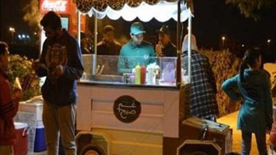 محافظ الغربية يتفقد عربات الطعام المتنقلة