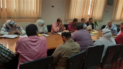 رئيس مركز الشهداء يناقش النسب التنفيذية لمشروعات حياة كريمة