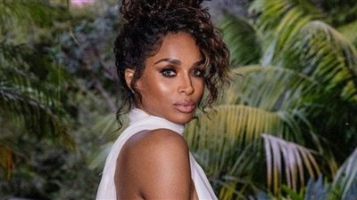 شاهد.. سيارا هاريس تخرج عن المألوف في أحدث حفلاتها