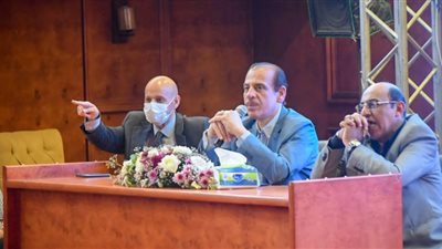 مساعد وزير الصحة ووكيل الشرقية يجتمعان بمديري مستشفيات المحافظة