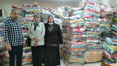 توزيع ٦٠٠٠ بطانية علي مستحقيها بالبحيره