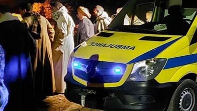 إصابة شخص وزوجته في حادث تصادم بقنا