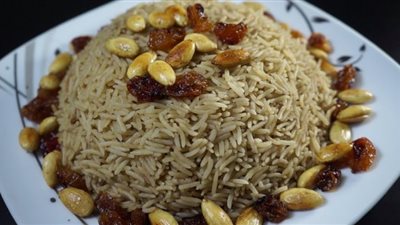 لعشاق المندي.. طريقة عمل أرز بالمكسرات