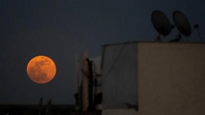 Lunar Eclipse.. كيف يمكنك رؤية خسوف القمر شبه الكلي