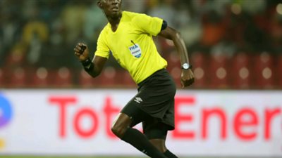 رسميًا.. كاف يُعين حكمًا ماليًا لمباراة المصري ونهضة بركان بالكونفيدرالية