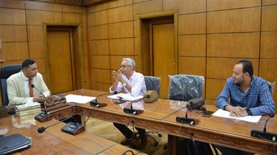 محافظ الدقهلية يبحث مع ممثلي الشركة التعاونية للبترول تطوير جراج المحافظة