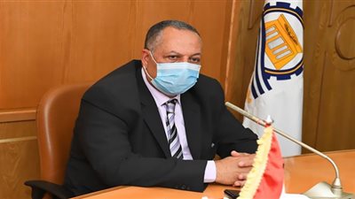 الطيبى يترأس اجتماعًا لمتابعة معدلات الأداء بملفي التصالح وتقنين أراضي الدولة بقنا