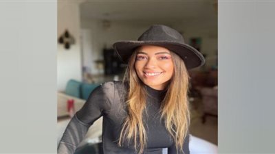 ليلى أحمد زاهر تطل بأحدث ألوان ربيع وصيف 2022