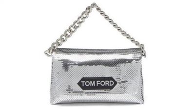 طرق تنسيق حقائب الكلاتش وفقًا لنوعية أزيائك (صور)