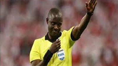 نجم الأهلي السابق يحذر من حكم مباراة الرجاء المغربي