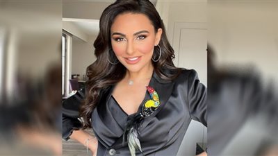 ميس حمدان تستعرض أناقتها على خطى شريهان