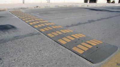 المنيا: مطبات صناعية لتقليل السرعات والحد من حوادث الطرق