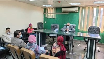 التأمين الصحي بالشرقية يجتمع مع مسئولي الصحة المدرسية