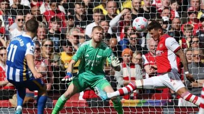 آرسنال يسقط أمام برايتون في الدوري الإنجليزي