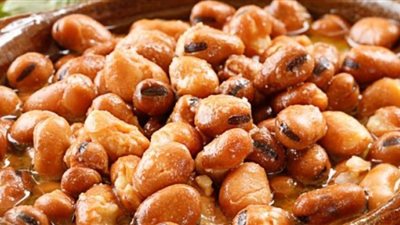 لسحور شهي.. تعرفي على طريقة تحضير طبق الفول الإسكندراني بالعدس