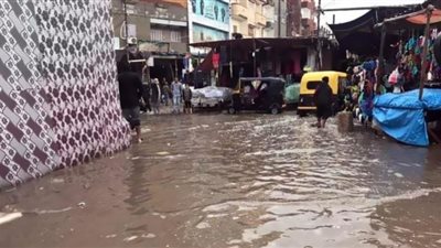 سيارات الكسح ترفع مياه الأمطار بشوارع الإسماعيلية