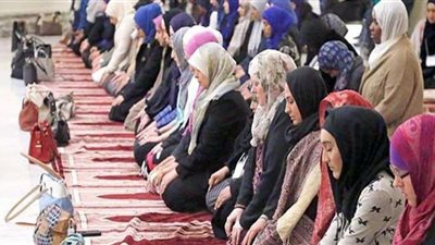 حكم صلاة التراويح للمرأة في المسجد.. تعرف عليه