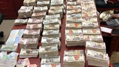 ضبط شخص يتاجر في العملة الأجنبية بأسيوط