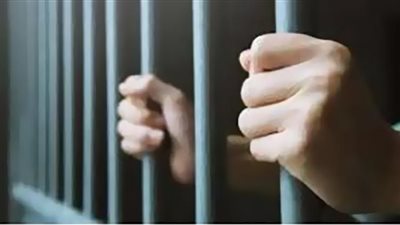 السجن 5 سنوات لـ3 عاطلين بتهمة حیازة حشیش بقصد الاتجار بقنا