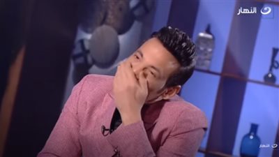 فيديو.. سعد الصغير باكيًا: يارب أرزقني صحبة تخليني أبطل المهنة دي