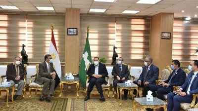 محافظ الشرقية يلتقي مدير المشروعات التربوية بمؤسسة البحث العلمي بمصر وشمال أفريقيا