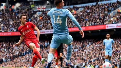 مانشستر سيتي يتقدم على ليفربول في شوط أول مثير
