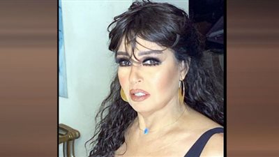 فوق الركبة.. فيفي عبده تعتمد صيحة البليسيه في أحدث ظهور