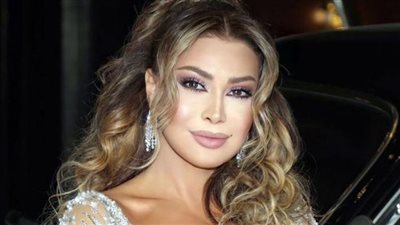 نوال الزغبي تخطف الأضواء في نجم العرب بالذهبي اللامع (صور)
