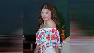 بالعباية السوداء.. ياسمين الخطيب تهوس متابعيها في أحدث ظهور من ريف الفيوم (صور)