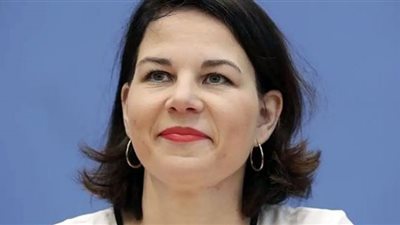 وزيرة خارجية ألمانيا: الاتحاد الأوروبي سيزيد شحنات الأسلحة إلى أوكرانيا