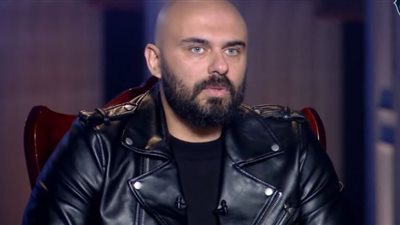 كنت عايش مع ملاك.. أحمد صلاح حسني: رحيل أمي ألم صعب نسيانه