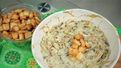 خطوات عمل شوربة مشروم كريمي نباتية