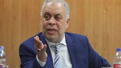 فيديو.. نقيب الممثلين: اقترح إذاعة الأغاني القديمة في محطات المترو والمدارس
