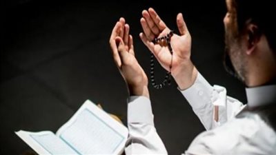 خطيب مسجد عبد الرحيم القنائي يوضح فضائل التقرب والتوسل إلى الله