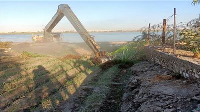 إزالة 11 حالة تعدي على أراضي أملاك دولة تابعة لحماية النيل بمركز أبوتيج ضمن المرحلة الثالثة من الموجة 18