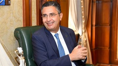 شريف فاروق يكشف عن الخدمات التي يقدمها البريد المصري للمصريين بالخارج