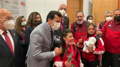 وزير الرياضة يستقبل منتخب الكاراتيه بعد حصدهم المركز الثاني ببطولة العالم بدبي