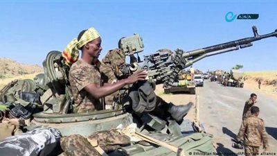 العالم يهرب من إثيوبيا.. أبي أحمد على حافة الهاوية بسبب التيجراي