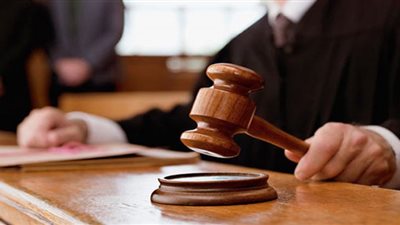 اليوم.. الحكم على 8 متهمين في قضايا سرقة وقتل