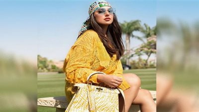 درة تخطف الأنظار ببدلة من الترتر في حفل توزيع جوائز iRead Awards