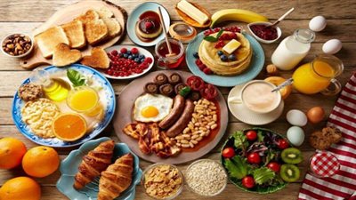 تسبب العطش والجوع.. خبيرة تغذية تحذر من تناول وجبات ومشروبات بالسحور