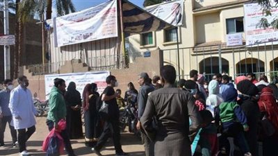 لليوم الثاني على التوالي.. إقبال كثيف على القافلة التنموية لجامعة عين شمس في قنا.. صور