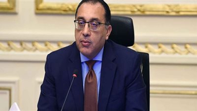 رئيس الوزراء يتابع موقف مشروع تطوير الطرق والمحاور بغرب الجيزة ومدينة شرم الشيخ