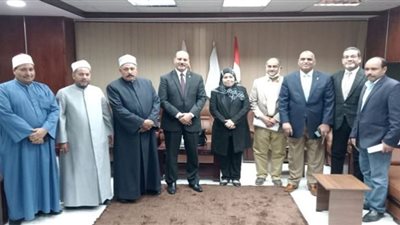 المشكلة السكانية وأضرار الزواج المبكر في طابور الصباح بمدارس سوھاج