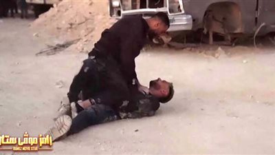 بحركة خانقة.. عمرو السولية ينتقم من رامز جلال (فيديو)