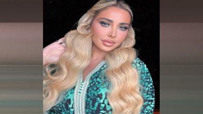 جويل مردينيان تتألق بعباءة رمضان والمجوهرات الماسية تزيد من أناقتها